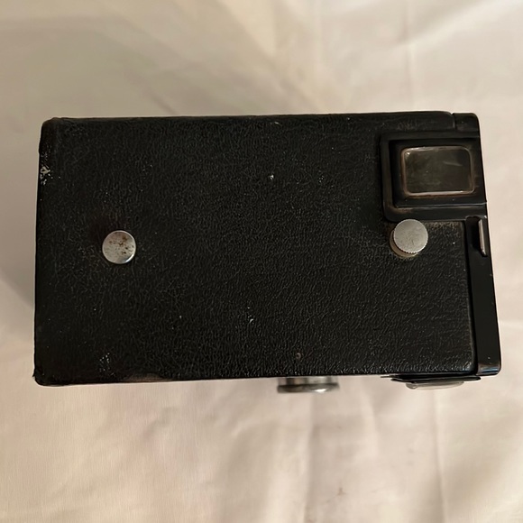 Vintage Kodak Target Brownie Six-20 Camera - Picture 2 of 9